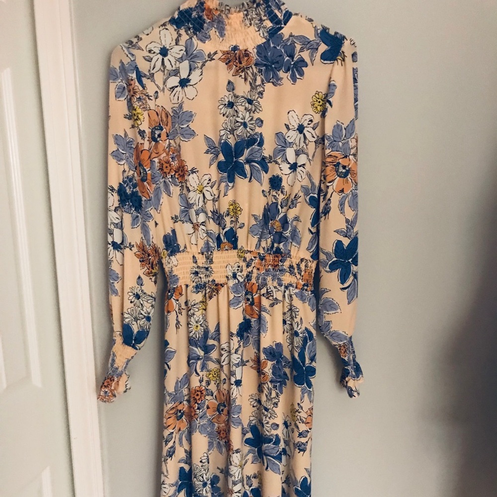 Floral print maxi dress long sleeves.